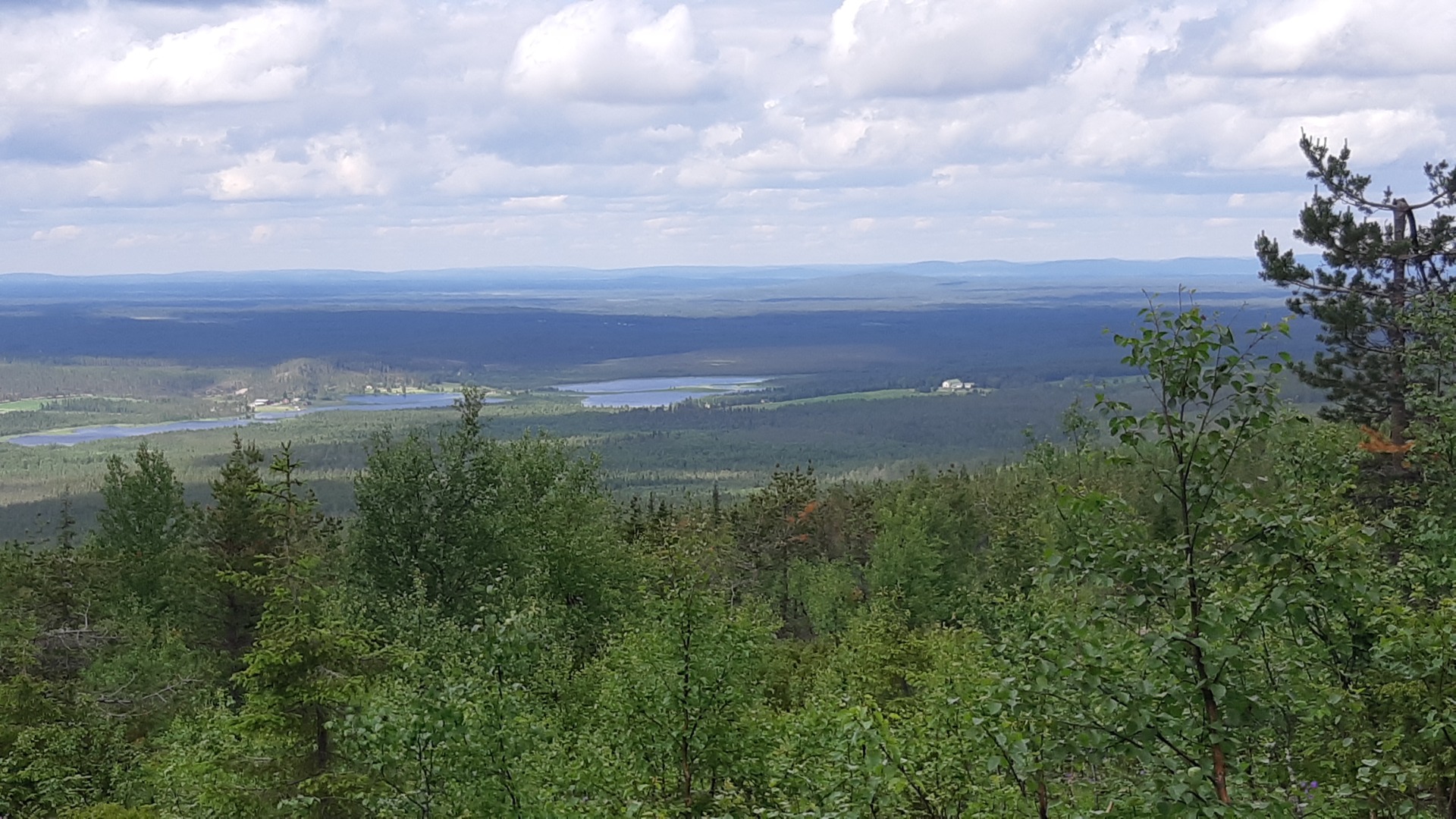 Aatsinkijärven maisemia, jonne Vuollin Matti asettui perheineen noin vuonna 1730. 
